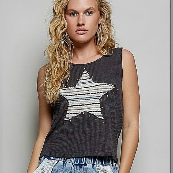 Tops - POL-Sleeveless Star Appliqué Tank Top - Black